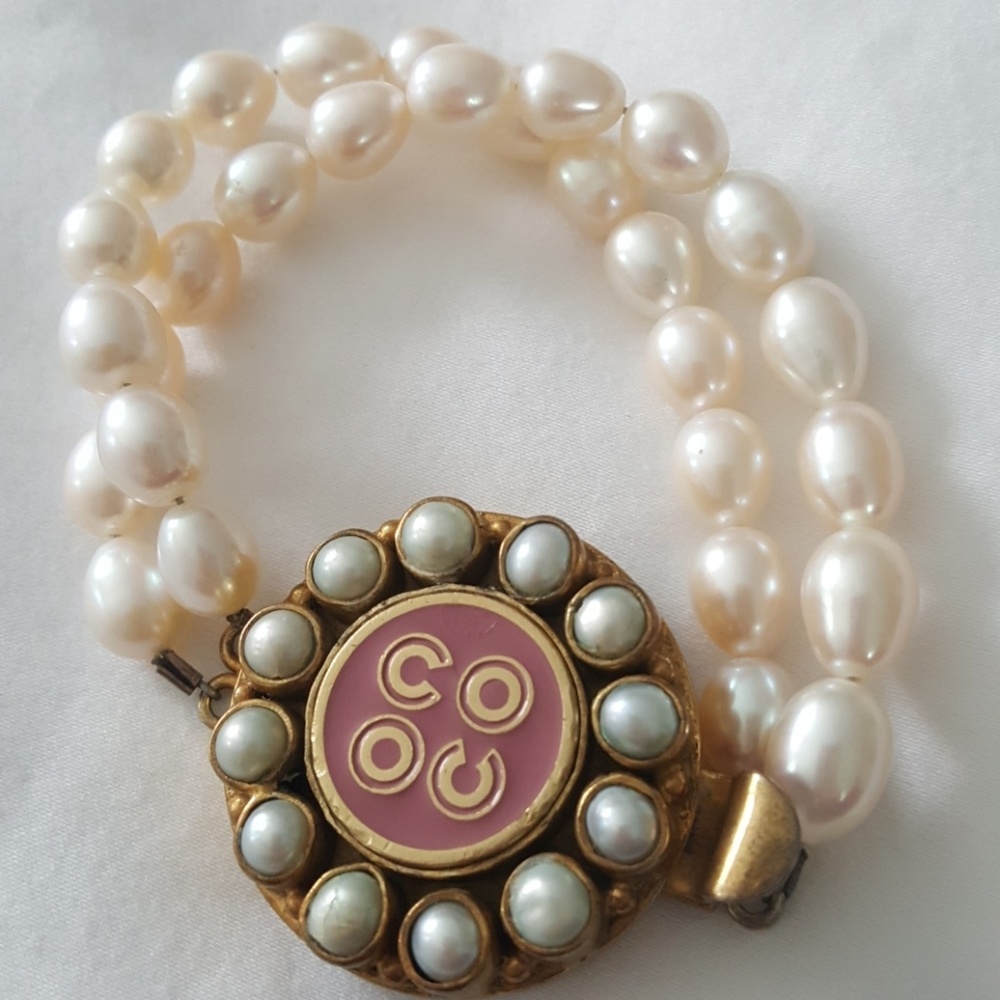 Vintage Chanel Button Pearl Bracelet